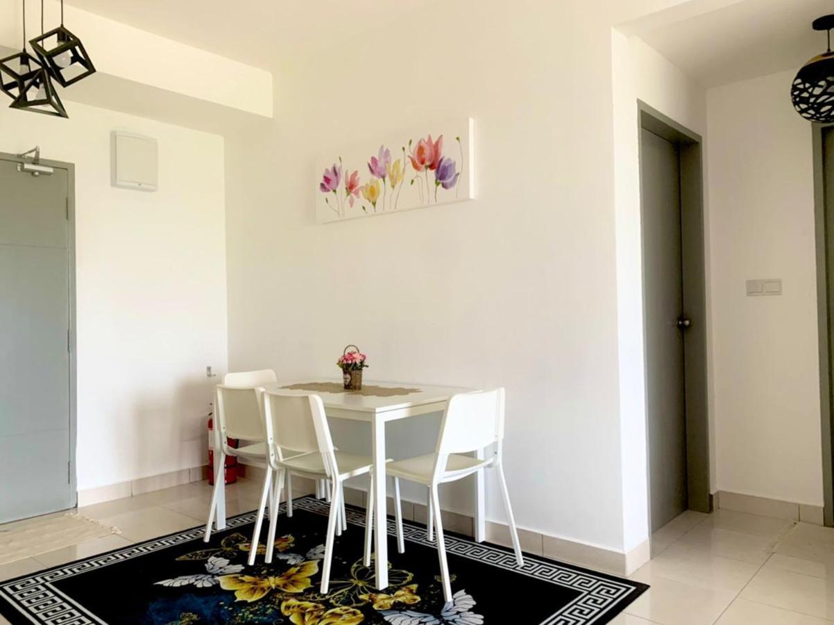 Mmg D'Tiara Homestay Kajang Esterno foto