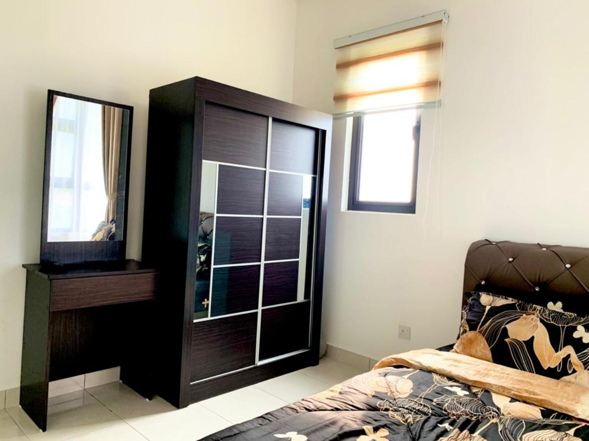 Mmg D'Tiara Homestay Kajang Esterno foto